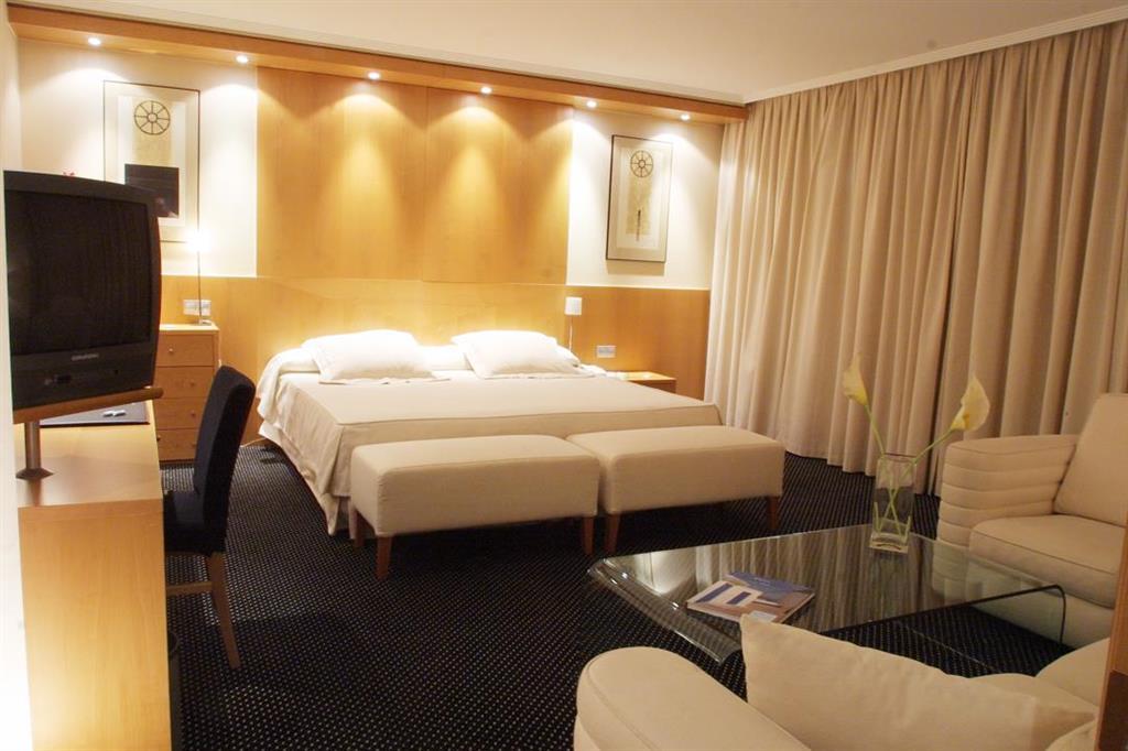 Silken Alfonso X Hotel Cidade Real Quarto foto